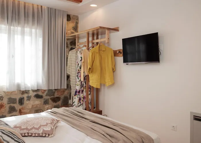 Boriadon Rustic Countryside Homes Vivlos